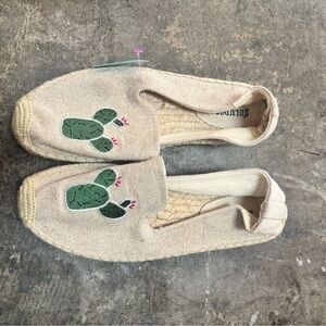 Soludos Kids Cactus Embroidered Slippers - Cream and Green